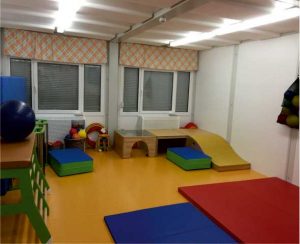 Kindergartencontainer innen Spielecke